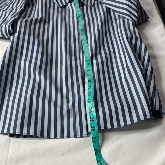 💙Lands End Striped No Iron Button Down Shirt Women’s Size 10 Cotton Work💙 - Picture 12 of 14